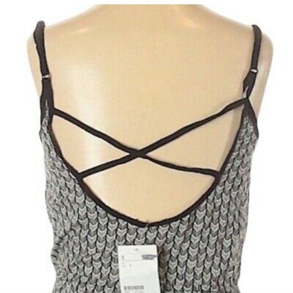 Chevron Print Strappy Romper w Pockets and Crisscross Back, Divided size 8 - Picture 2 of 9